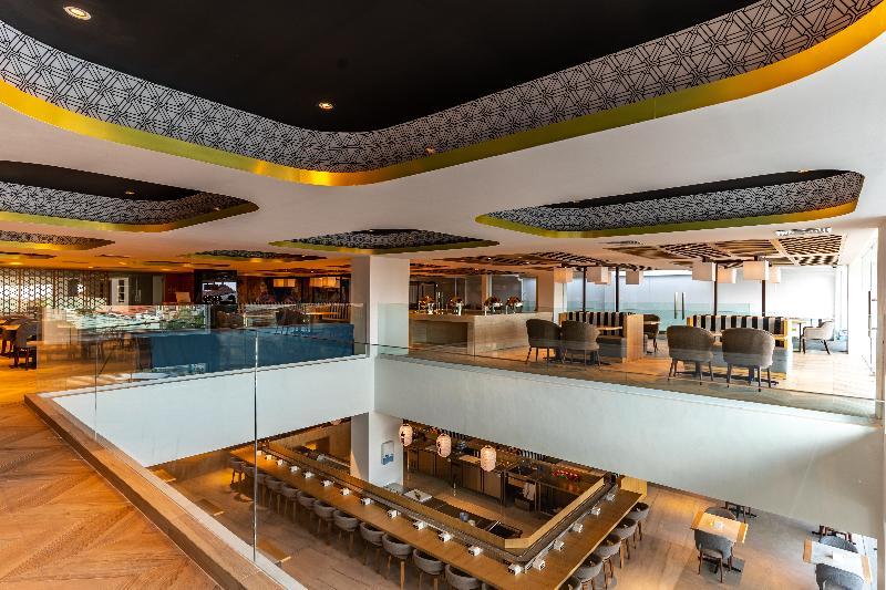 Hotel The Capital 4*
