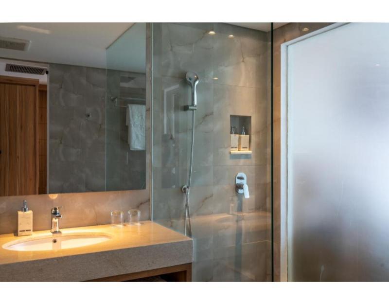 Hotel The Capital 4*